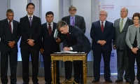 Juan Manuel Santos aprueba reglamento de la Ley de Transparencia